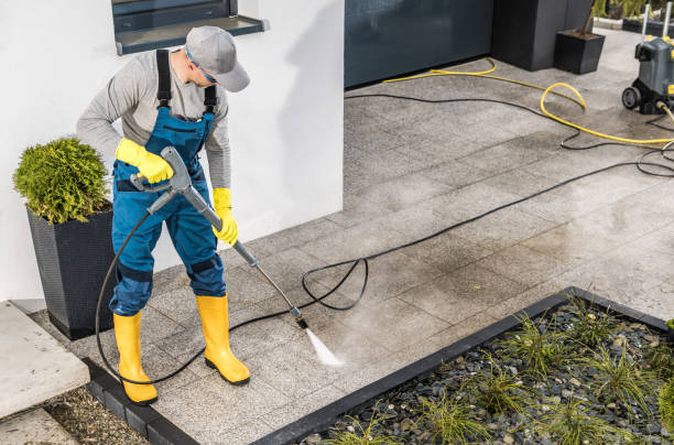 Best Garage Pressure Washing  in Stanley, WI